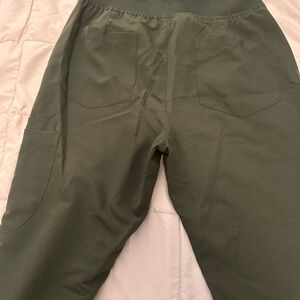 Women's Olive Green Scrub set XS Cargo